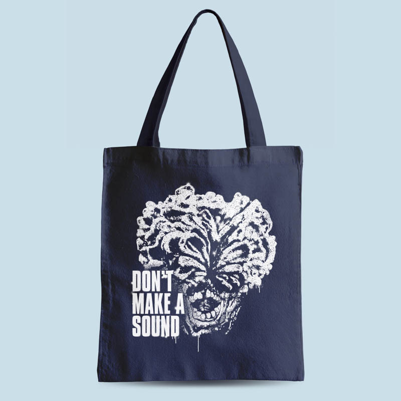 Tote bag bleu marine Don't Make a Sound par Demonigote